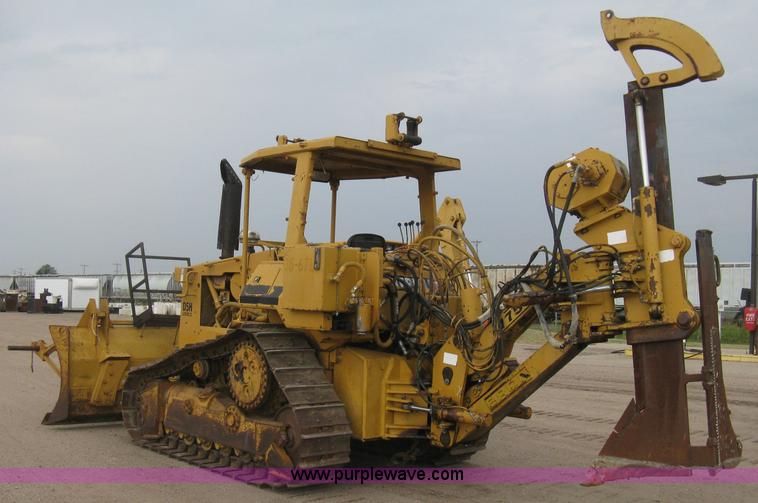 image for item H5255 1991 Caterpillar D5H Series II dozer with vibratory cable plow
