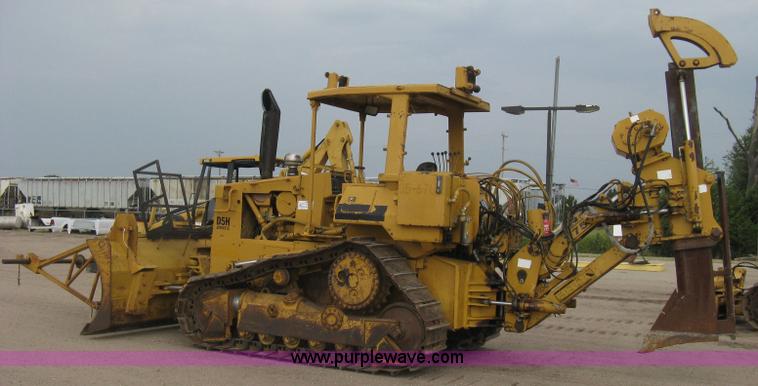 image for item H5255 1991 Caterpillar D5H Series II dozer with vibratory cable plow