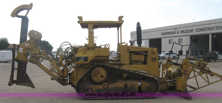image for item H5255 1991 Caterpillar D5H Series II dozer with vibratory cable plow