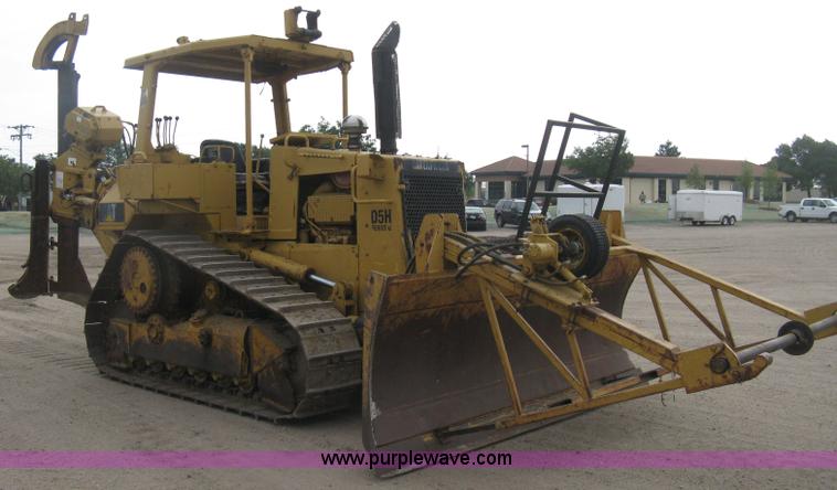 image for item H5255 1991 Caterpillar D5H Series II dozer with vibratory cable plow
