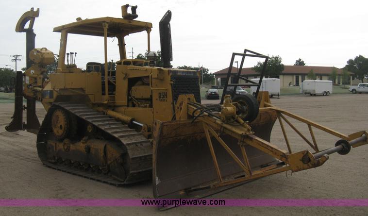 image for item H5255 1991 Caterpillar D5H Series II dozer with vibratory cable plow