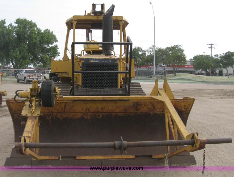 image for item H5255 1991 Caterpillar D5H Series II dozer with vibratory cable plow