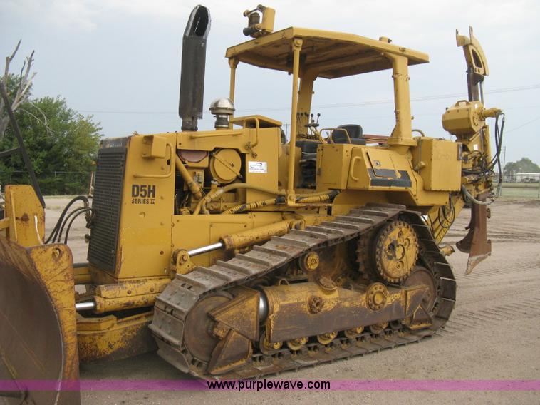 image for item H5255 1991 Caterpillar D5H Series II dozer with vibratory cable plow