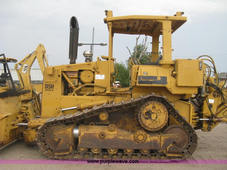 image for item H5255 1991 Caterpillar D5H Series II dozer with vibratory cable plow