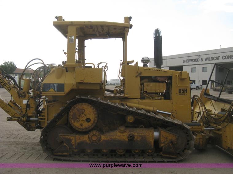 image for item H5255 1991 Caterpillar D5H Series II dozer with vibratory cable plow