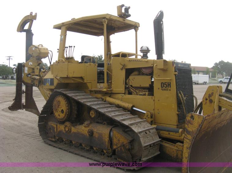 image for item H5255 1991 Caterpillar D5H Series II dozer with vibratory cable plow