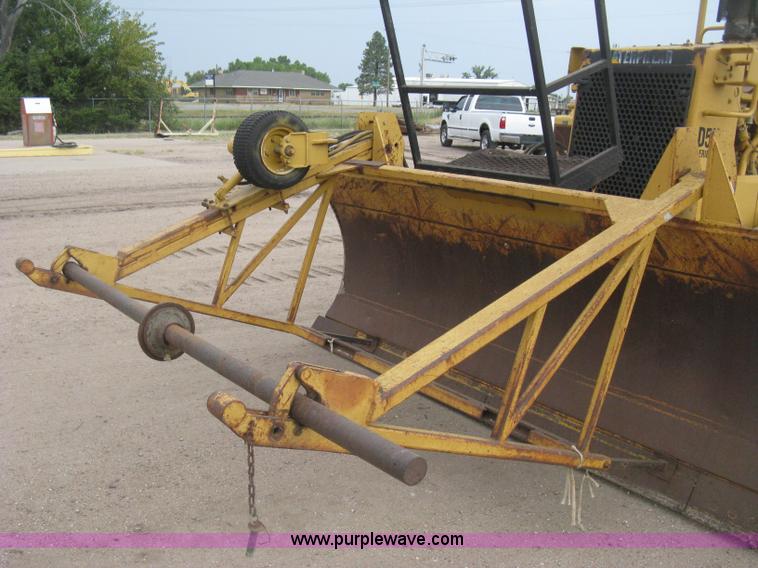 image for item H5255 1991 Caterpillar D5H Series II dozer with vibratory cable plow