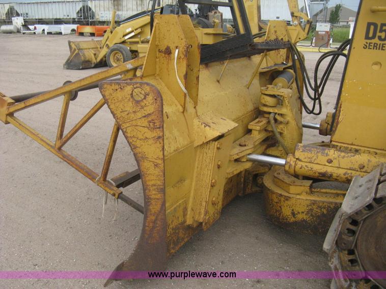 image for item H5255 1991 Caterpillar D5H Series II dozer with vibratory cable plow
