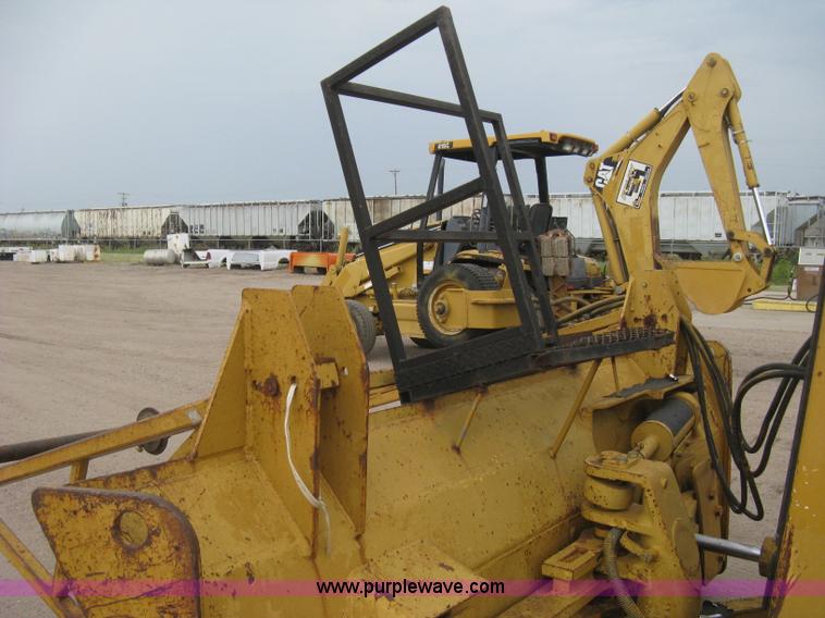 image for item H5255 1991 Caterpillar D5H Series II dozer with vibratory cable plow
