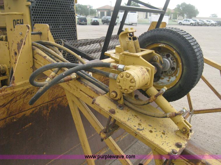 image for item H5255 1991 Caterpillar D5H Series II dozer with vibratory cable plow