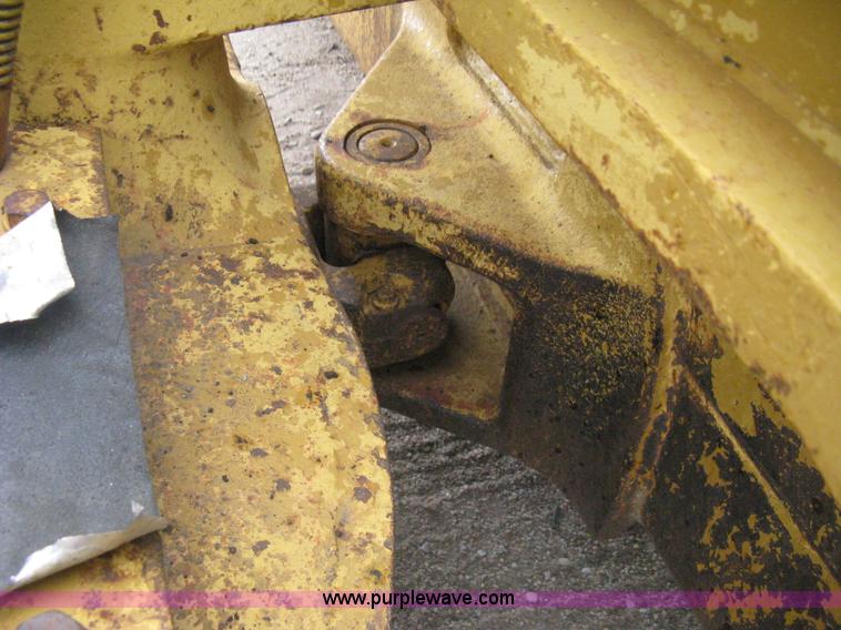 image for item H5255 1991 Caterpillar D5H Series II dozer with vibratory cable plow