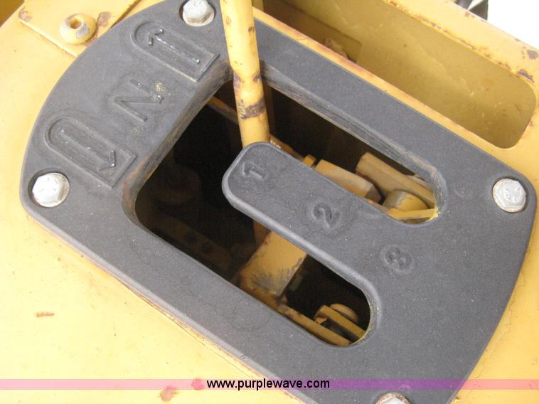 image for item H5255 1991 Caterpillar D5H Series II dozer with vibratory cable plow