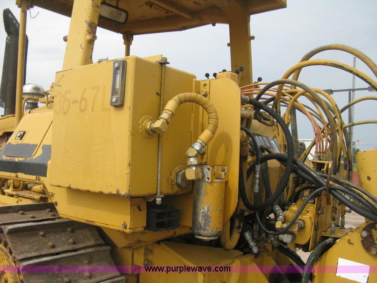 image for item H5255 1991 Caterpillar D5H Series II dozer with vibratory cable plow