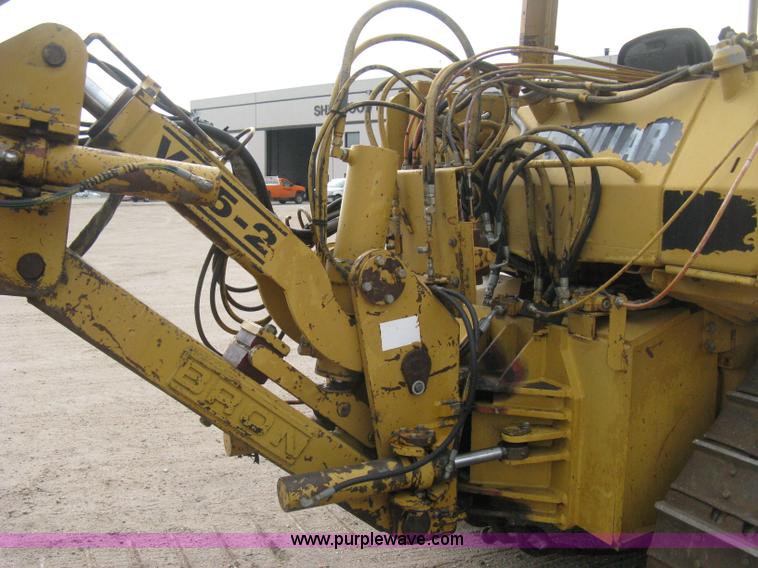 image for item H5255 1991 Caterpillar D5H Series II dozer with vibratory cable plow