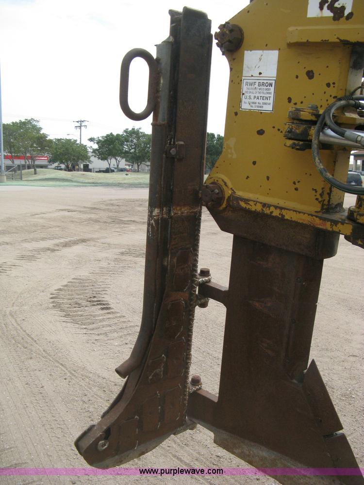 image for item H5255 1991 Caterpillar D5H Series II dozer with vibratory cable plow