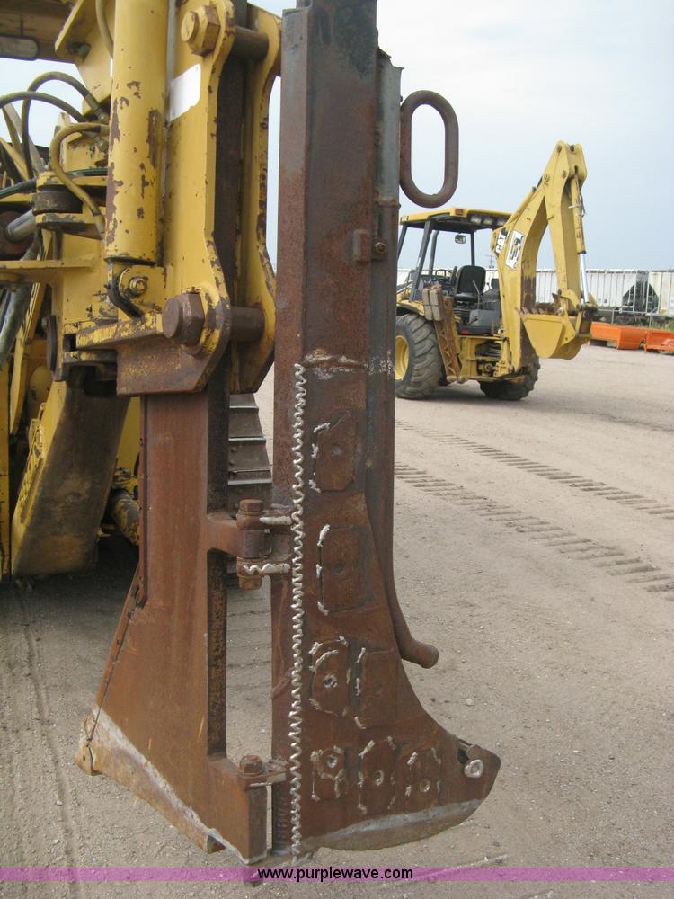image for item H5255 1991 Caterpillar D5H Series II dozer with vibratory cable plow