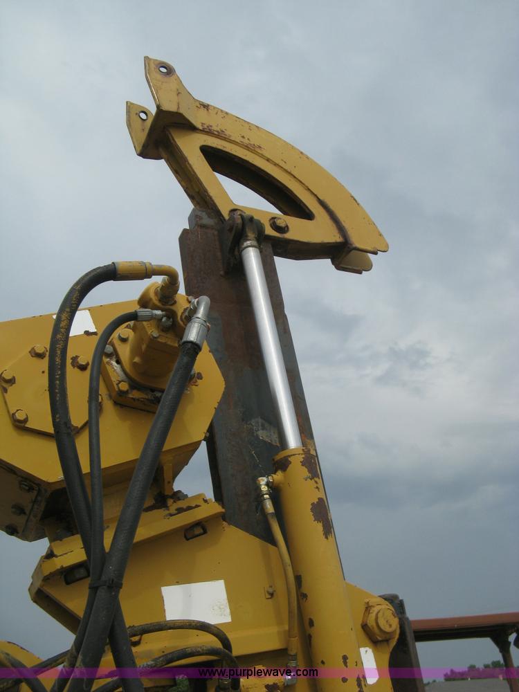 image for item H5255 1991 Caterpillar D5H Series II dozer with vibratory cable plow