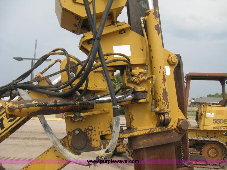 image for item H5255 1991 Caterpillar D5H Series II dozer with vibratory cable plow