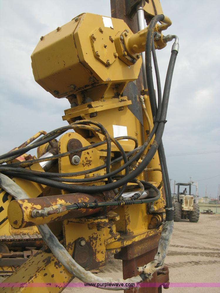 image for item H5255 1991 Caterpillar D5H Series II dozer with vibratory cable plow