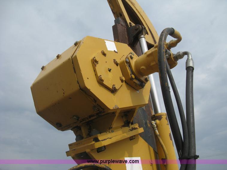 image for item H5255 1991 Caterpillar D5H Series II dozer with vibratory cable plow