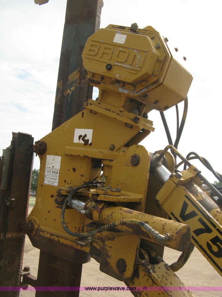 image for item H5255 1991 Caterpillar D5H Series II dozer with vibratory cable plow