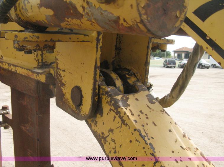 image for item H5255 1991 Caterpillar D5H Series II dozer with vibratory cable plow