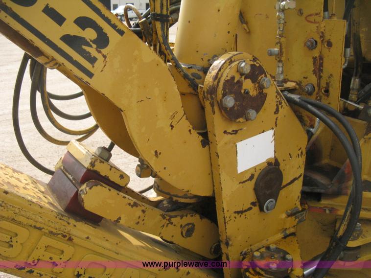 image for item H5255 1991 Caterpillar D5H Series II dozer with vibratory cable plow