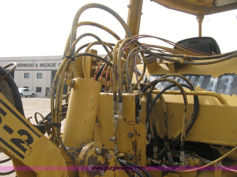 image for item H5255 1991 Caterpillar D5H Series II dozer with vibratory cable plow