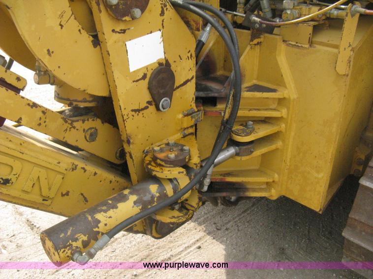 image for item H5255 1991 Caterpillar D5H Series II dozer with vibratory cable plow