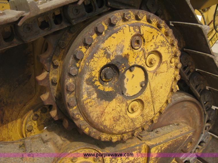 image for item H5255 1991 Caterpillar D5H Series II dozer with vibratory cable plow