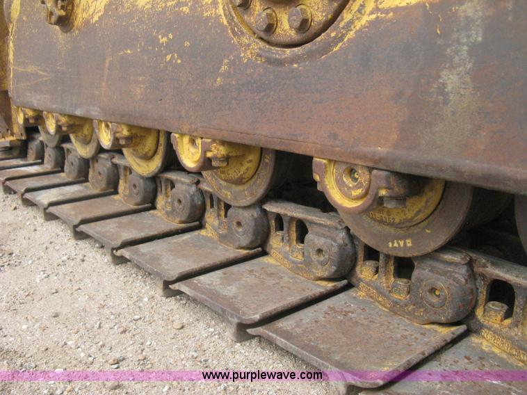 image for item H5255 1991 Caterpillar D5H Series II dozer with vibratory cable plow