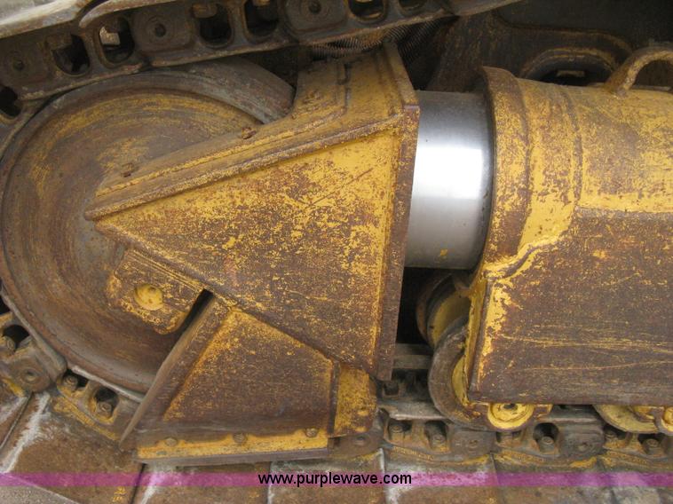image for item H5255 1991 Caterpillar D5H Series II dozer with vibratory cable plow