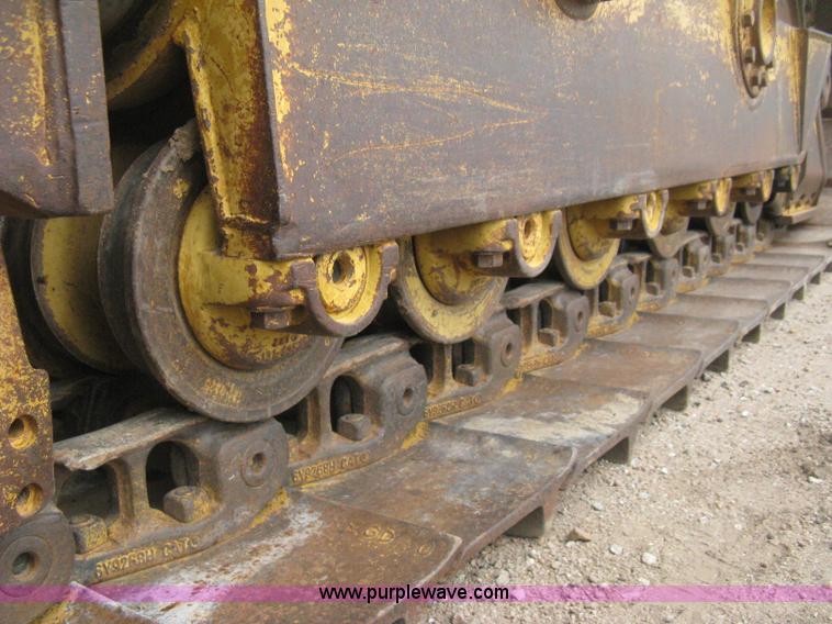 image for item H5255 1991 Caterpillar D5H Series II dozer with vibratory cable plow