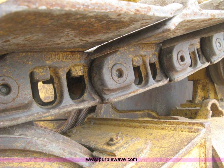 image for item H5255 1991 Caterpillar D5H Series II dozer with vibratory cable plow