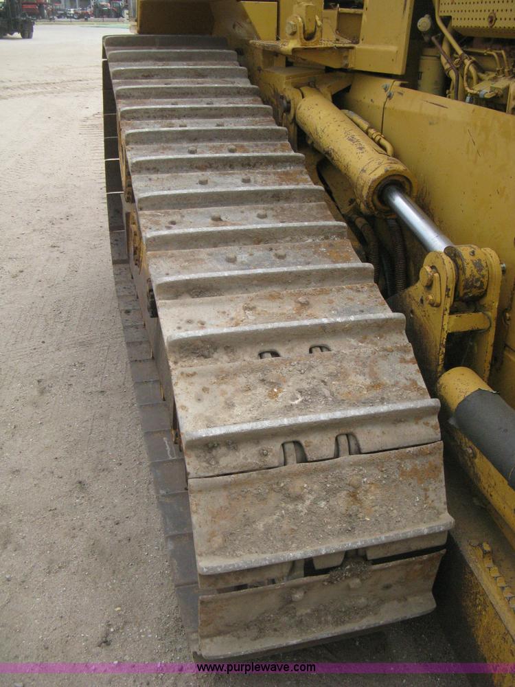 image for item H5255 1991 Caterpillar D5H Series II dozer with vibratory cable plow