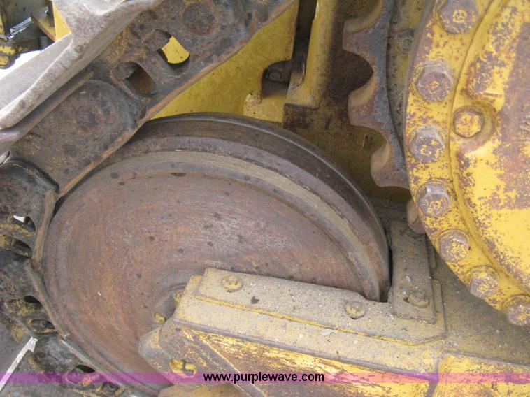 image for item H5255 1991 Caterpillar D5H Series II dozer with vibratory cable plow