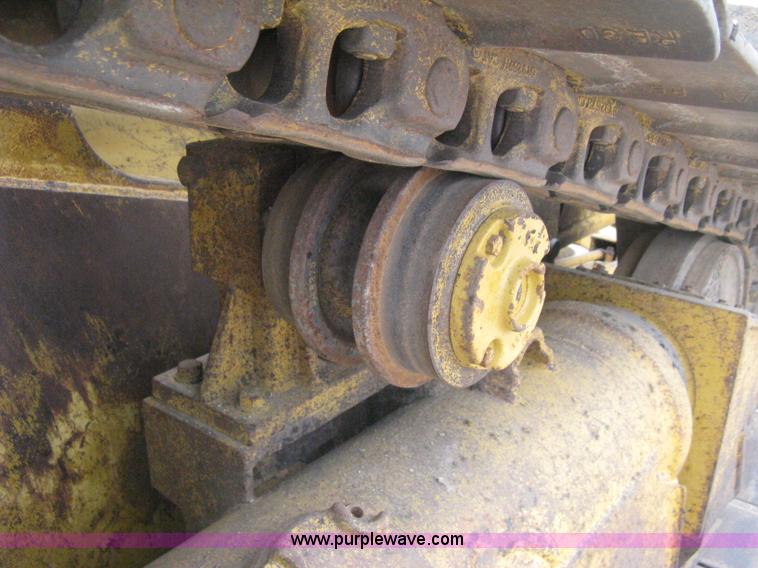 image for item H5255 1991 Caterpillar D5H Series II dozer with vibratory cable plow