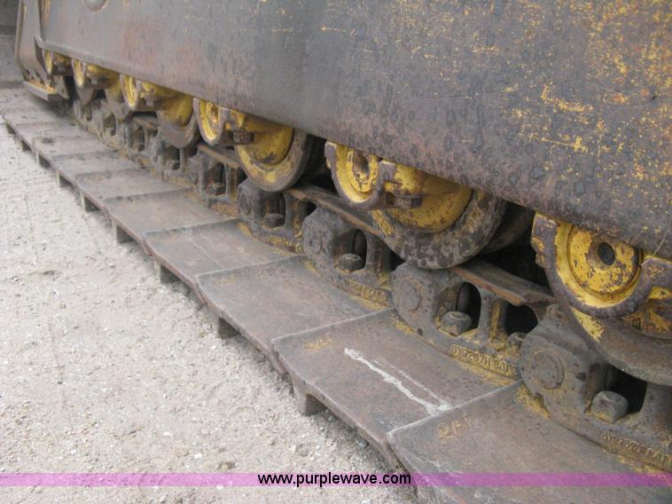 image for item H5255 1991 Caterpillar D5H Series II dozer with vibratory cable plow