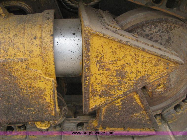 image for item H5255 1991 Caterpillar D5H Series II dozer with vibratory cable plow
