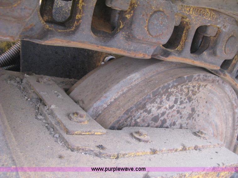 image for item H5255 1991 Caterpillar D5H Series II dozer with vibratory cable plow