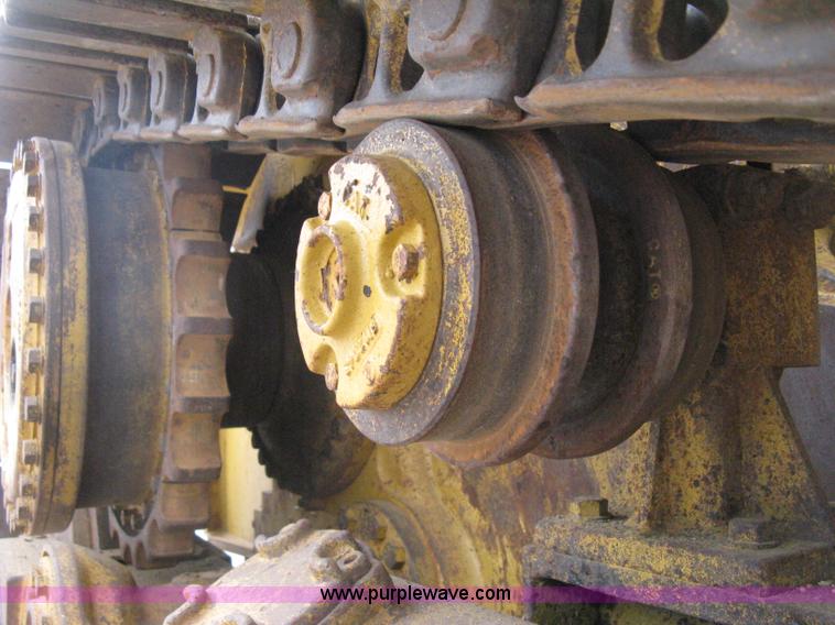 image for item H5255 1991 Caterpillar D5H Series II dozer with vibratory cable plow