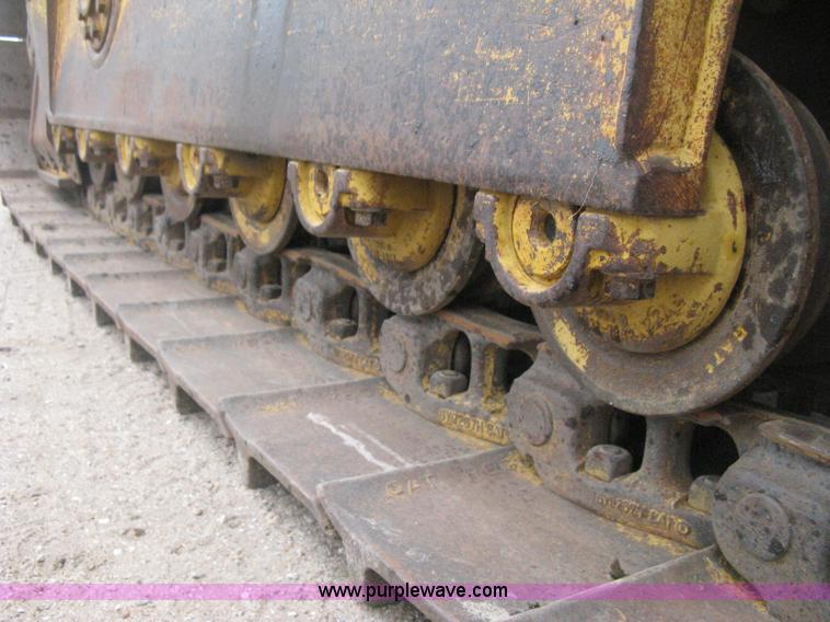 image for item H5255 1991 Caterpillar D5H Series II dozer with vibratory cable plow