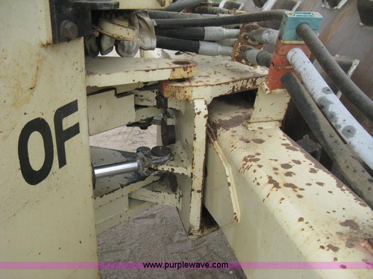 image for item H5256 1990 Ingersoll Rand SD-100F articulated vibratory pad foot roller