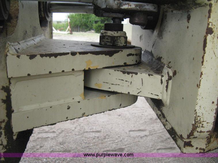 image for item H5256 1990 Ingersoll Rand SD-100F articulated vibratory pad foot roller