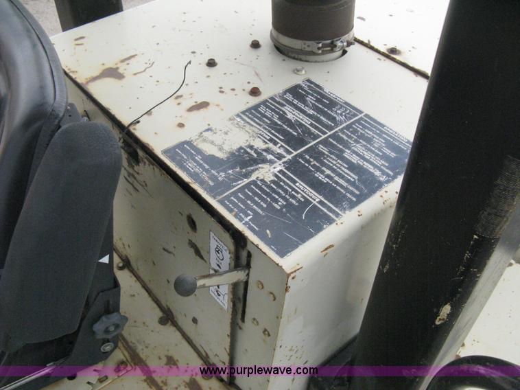 image for item H5256 1990 Ingersoll Rand SD-100F articulated vibratory pad foot roller