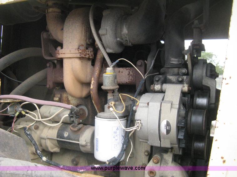 image for item H5256 1990 Ingersoll Rand SD-100F articulated vibratory pad foot roller