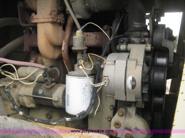 image for item H5256 1990 Ingersoll Rand SD-100F articulated vibratory pad foot roller