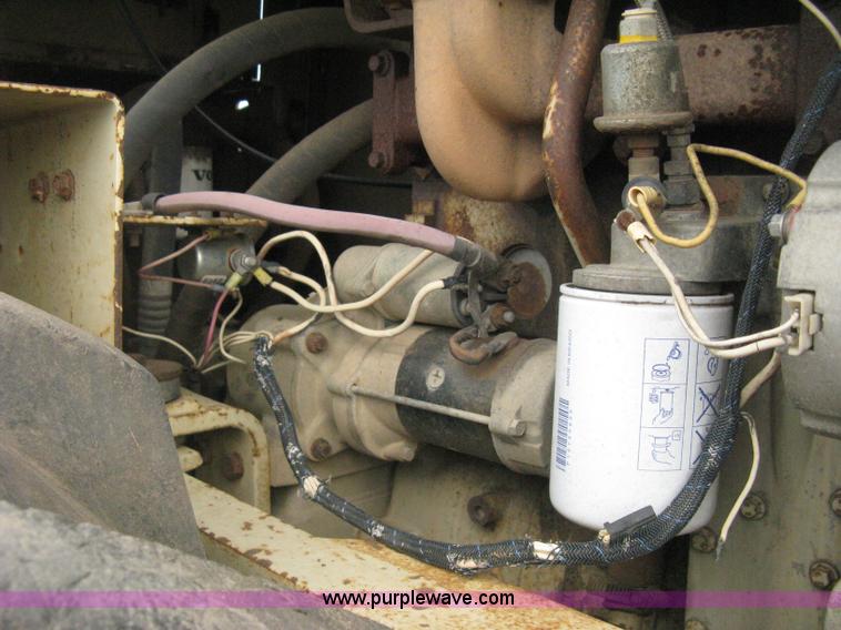 image for item H5256 1990 Ingersoll Rand SD-100F articulated vibratory pad foot roller