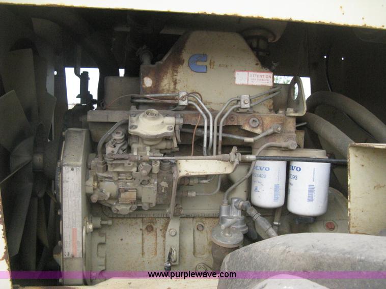 image for item H5256 1990 Ingersoll Rand SD-100F articulated vibratory pad foot roller