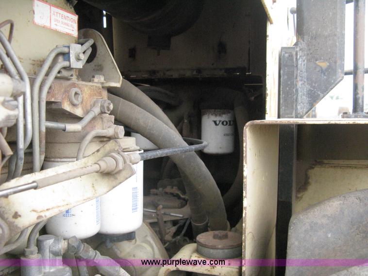 image for item H5256 1990 Ingersoll Rand SD-100F articulated vibratory pad foot roller